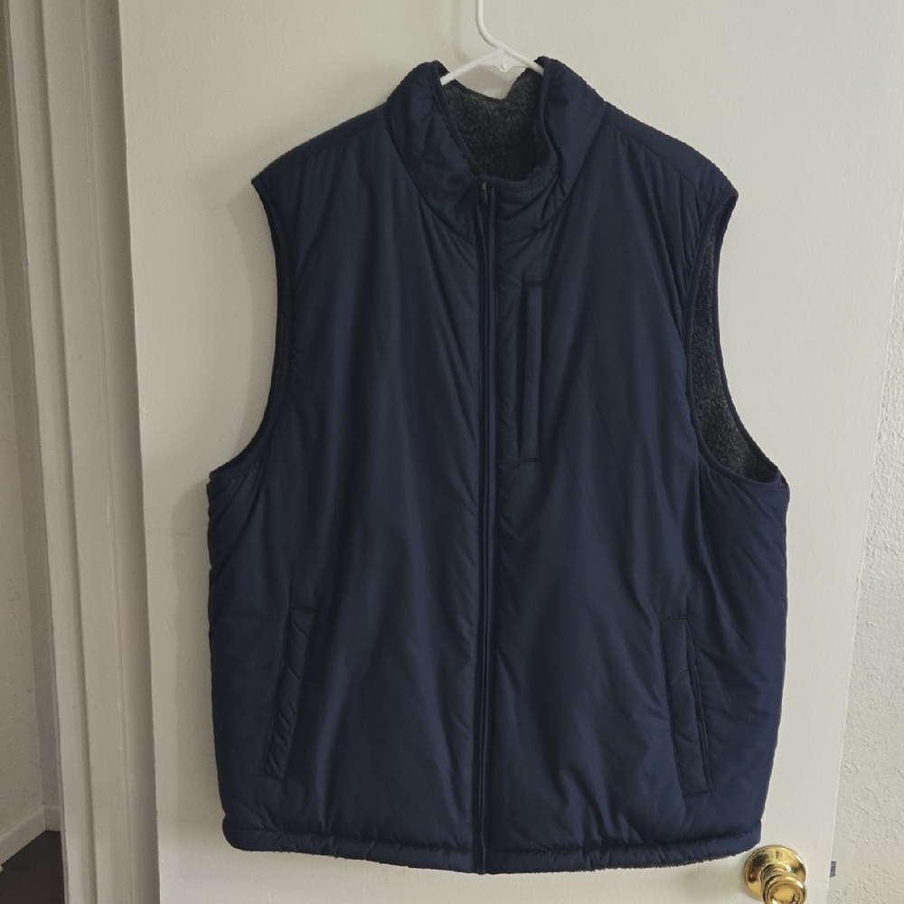 Men's Navy Quilted Vest Jacket - Classic Sleeveless Outerwear